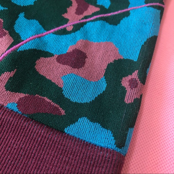 Seamless Set : Crop Top & Shorts in Camo Jacquard - Picture 5 of 8